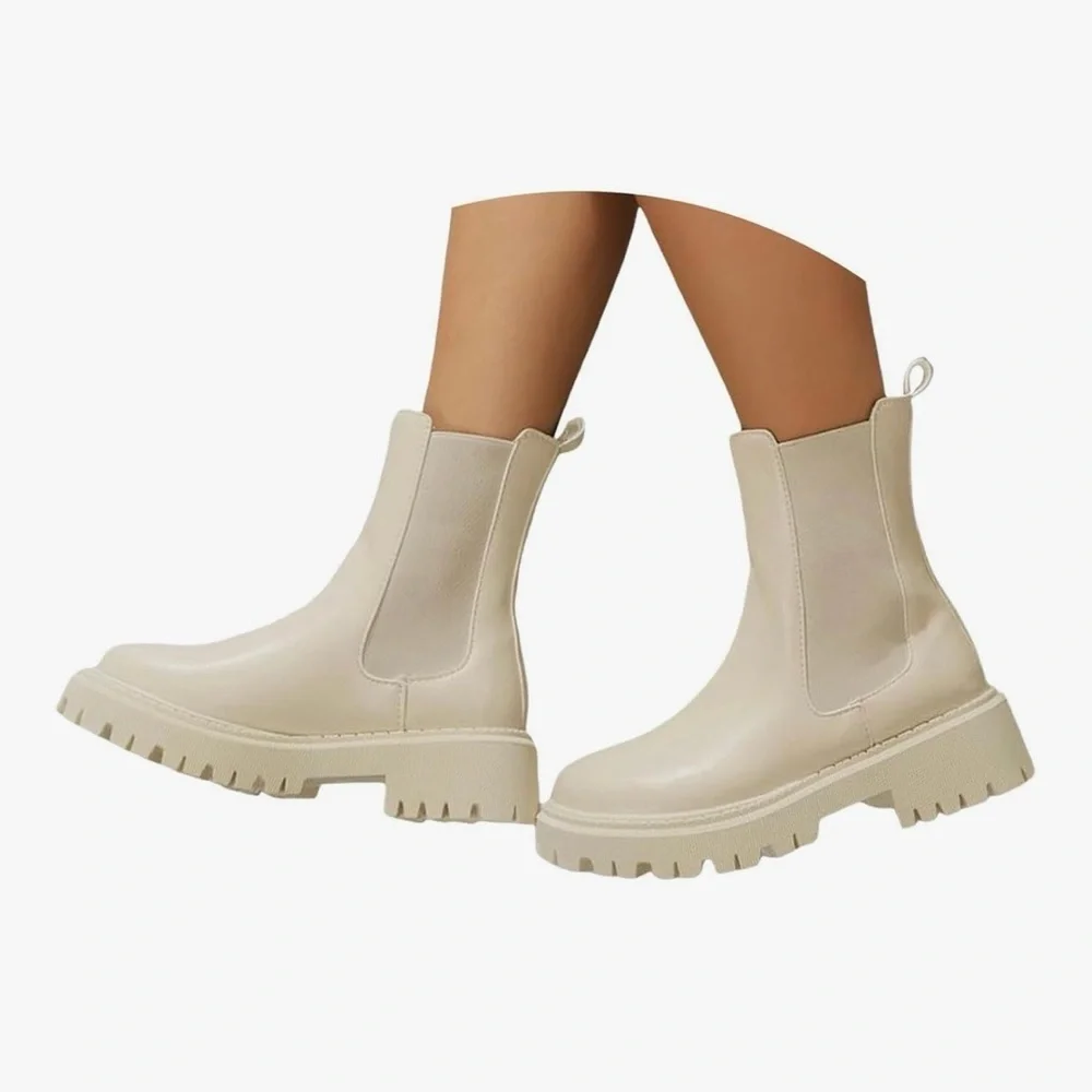 ZBY Cream Chelsea Boots - Picture 3 of 8